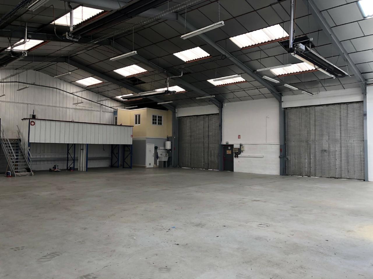 Local d'activité Ecquevilly 1555m² Location local d'activité Ecquevilly Yvelines OLACT2112213 0